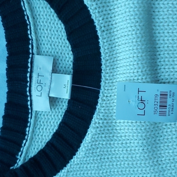 NWT LOFT Women's Medium Knitted Sweater - Picture 5 of 9